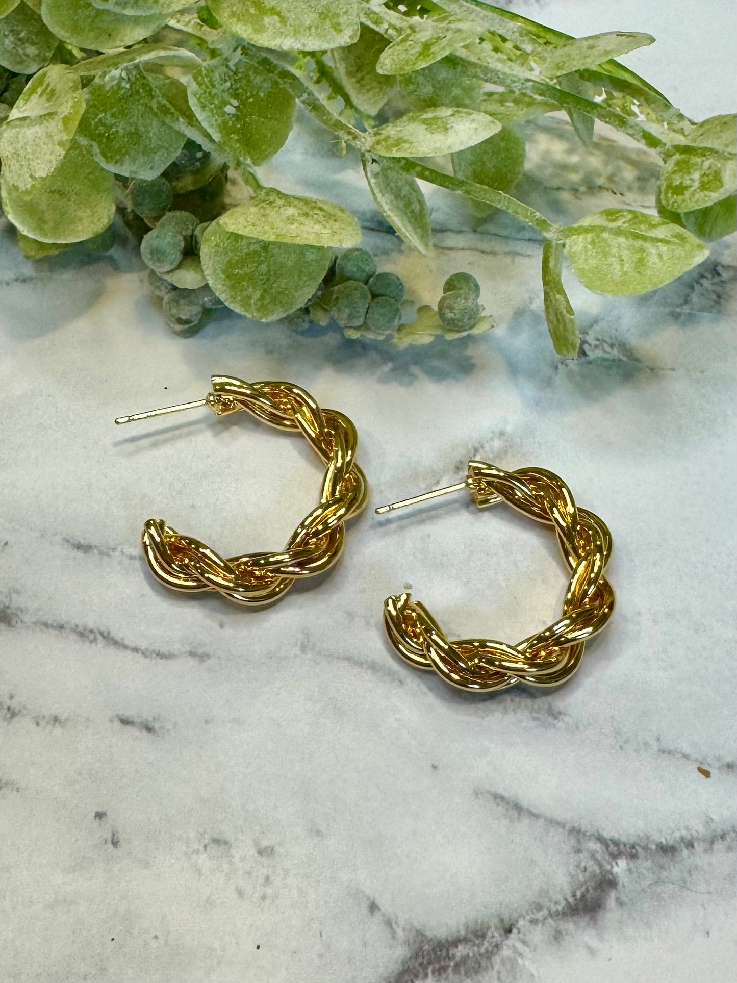 Twist Gold Hoop