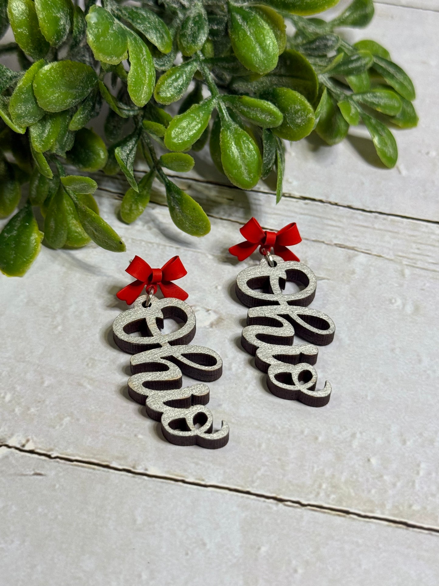 Gray Cursive Ohio With Red Bow