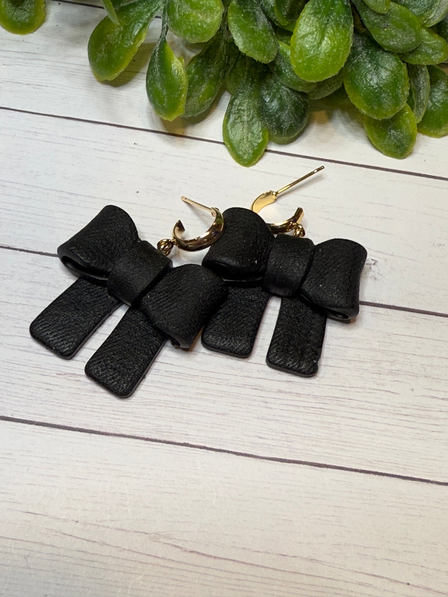 Textured Black Bow with Hoops