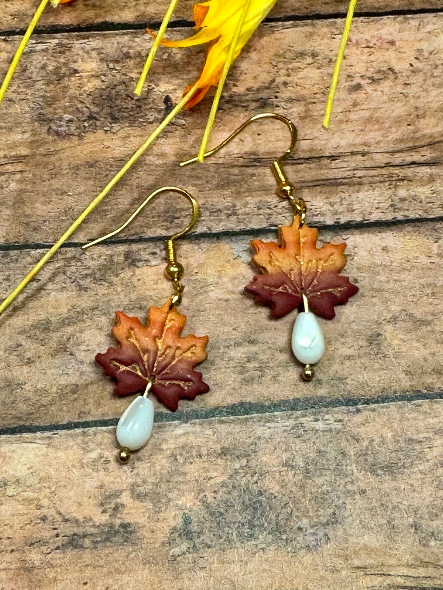 Elegant Leaf Dangle Earrings