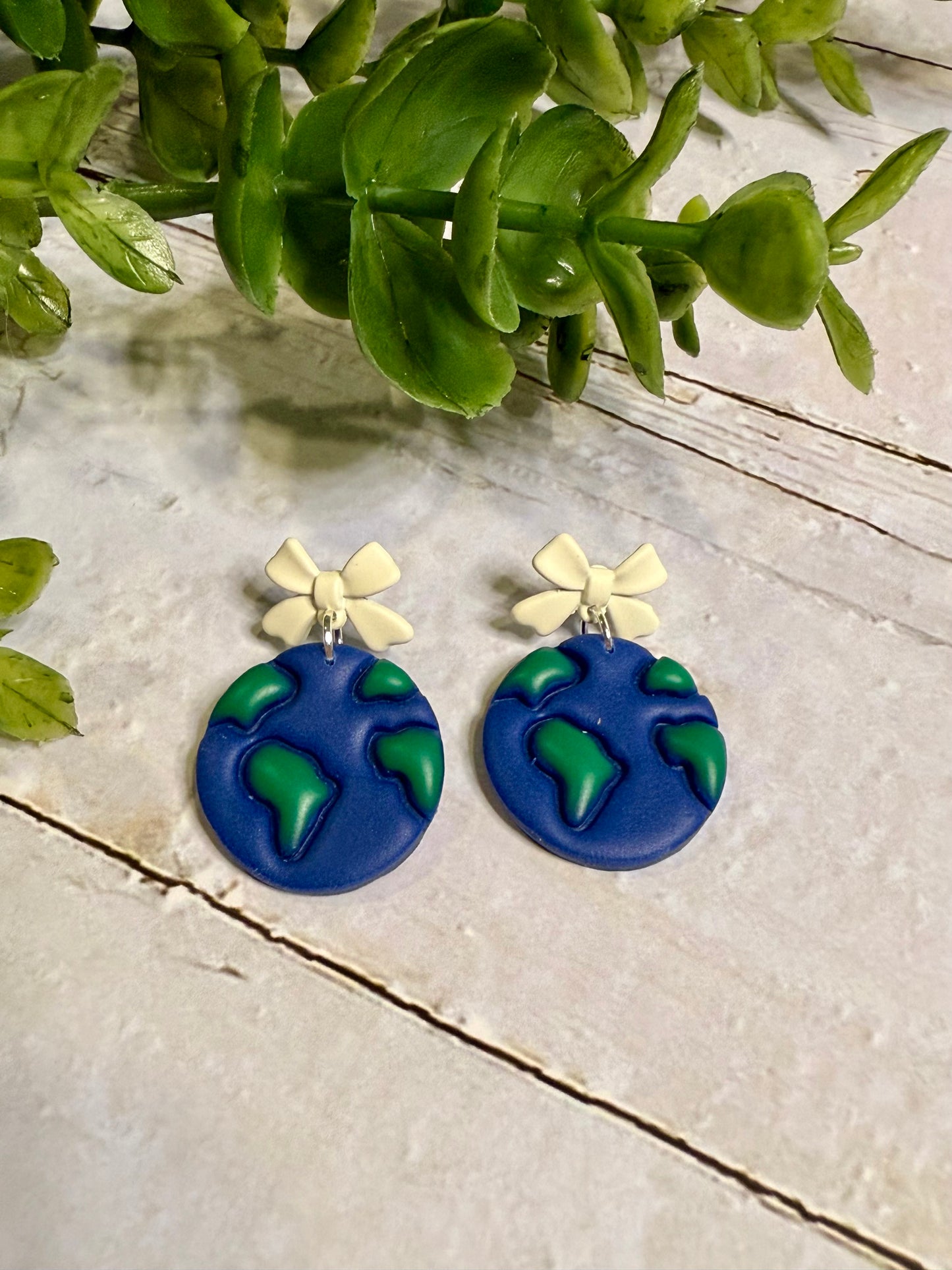Earth Dangle with Bow Topper