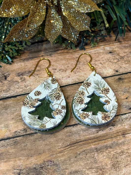 Green with Pinecone Christmas Tree