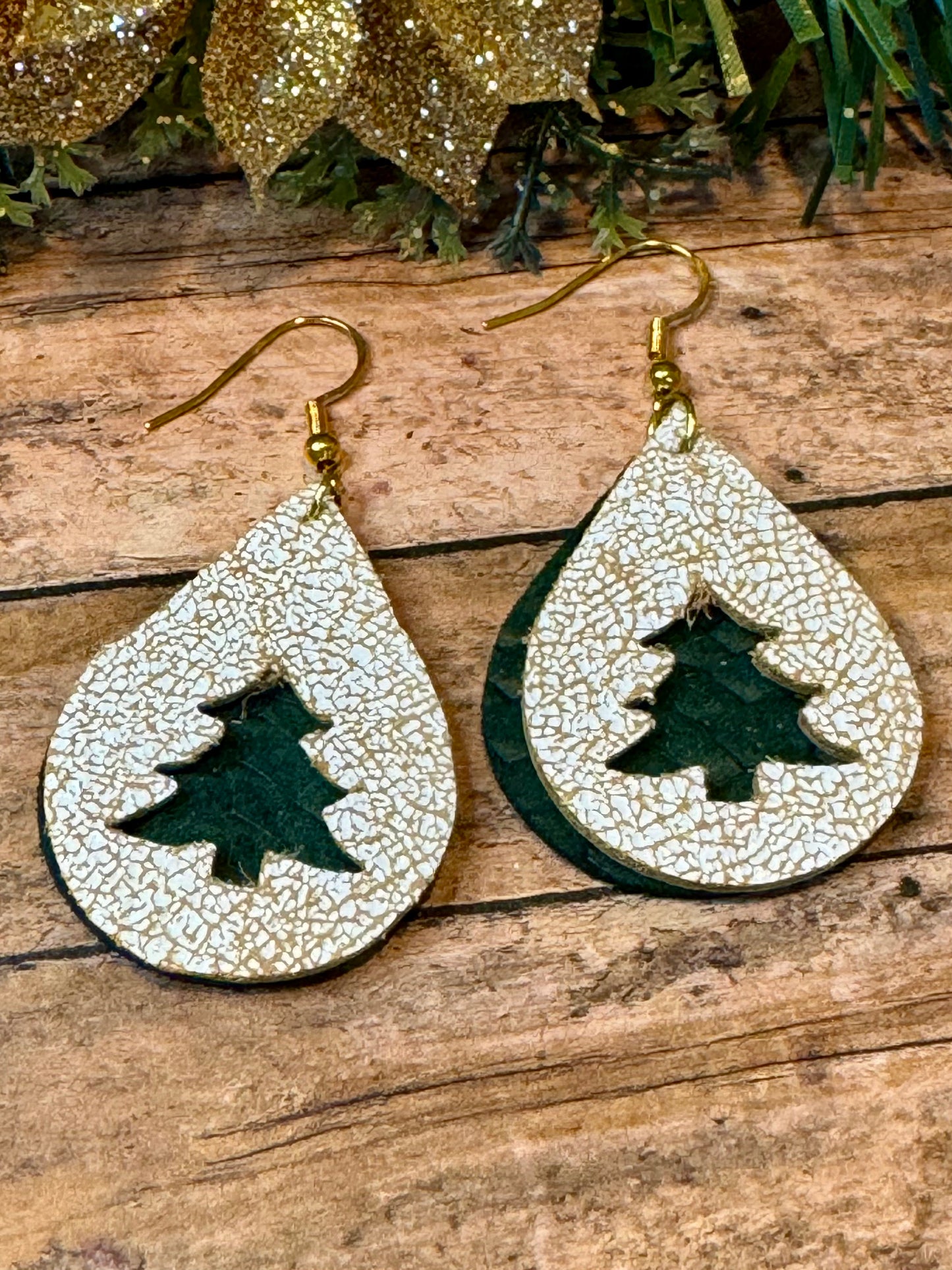Braided Green with White and Brown Christmas Tree