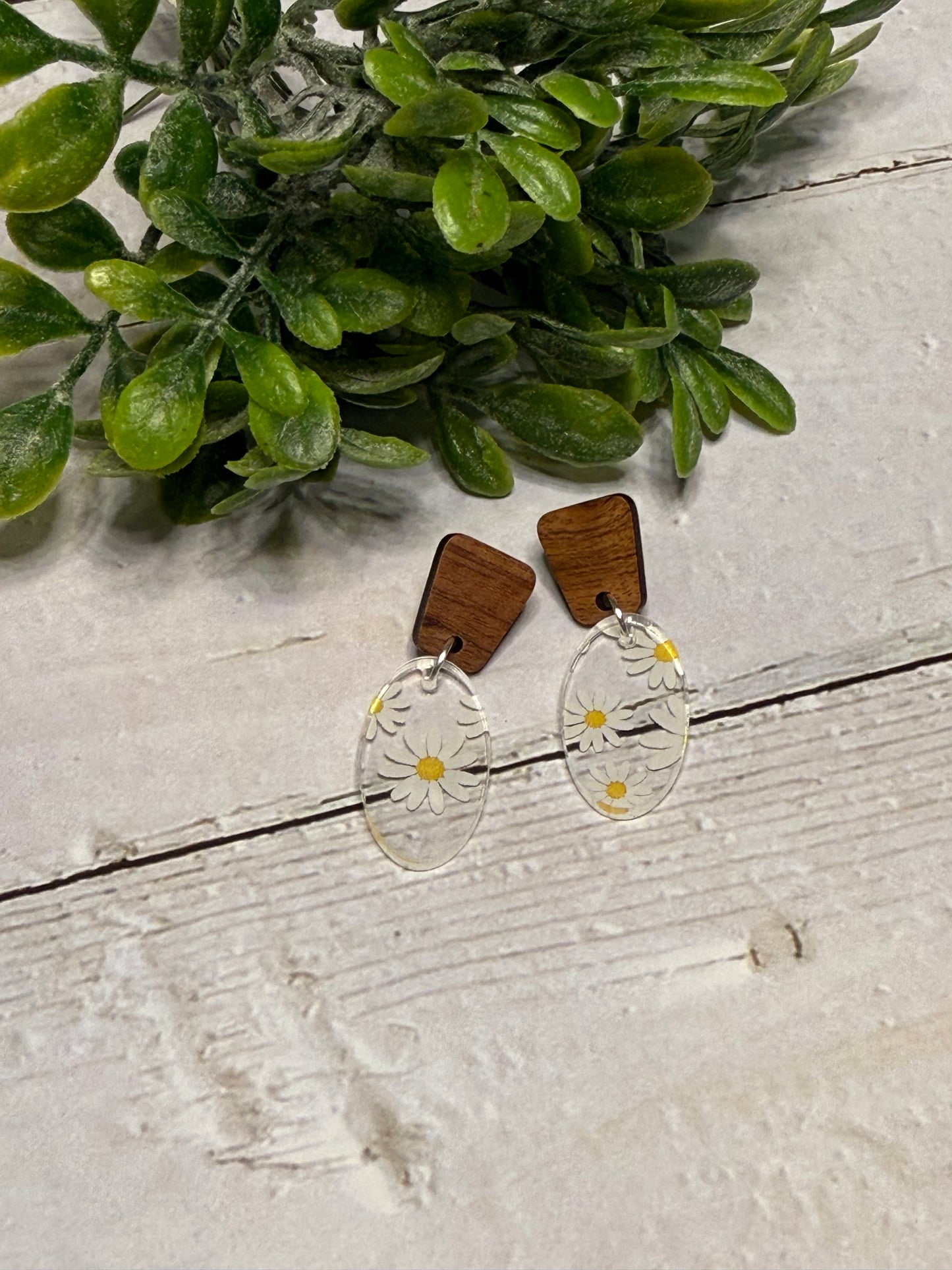 Daisy with Wood Topper