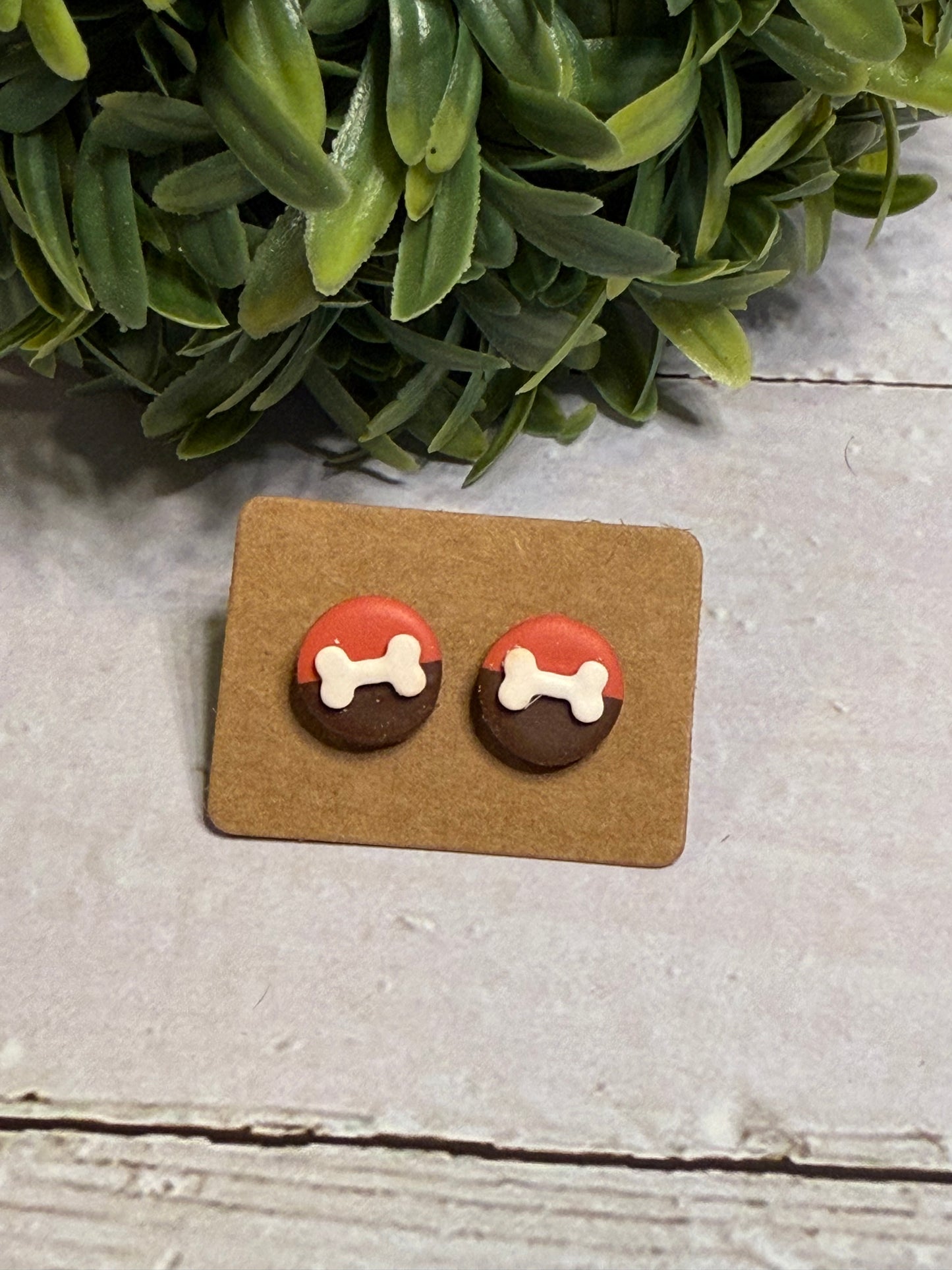 Double Bone Stud