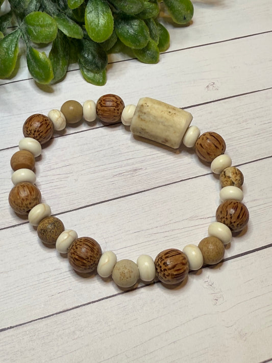 Cream and Natural Deer Antler Men’s Beaded Bracelet