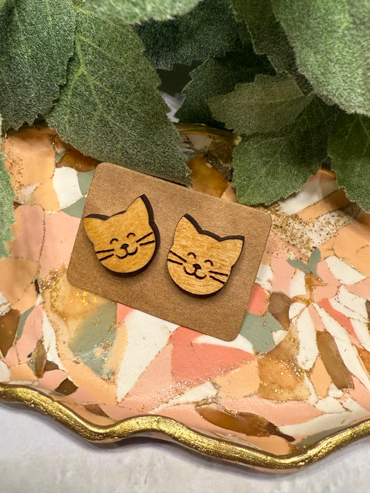 Cat Wood Stud