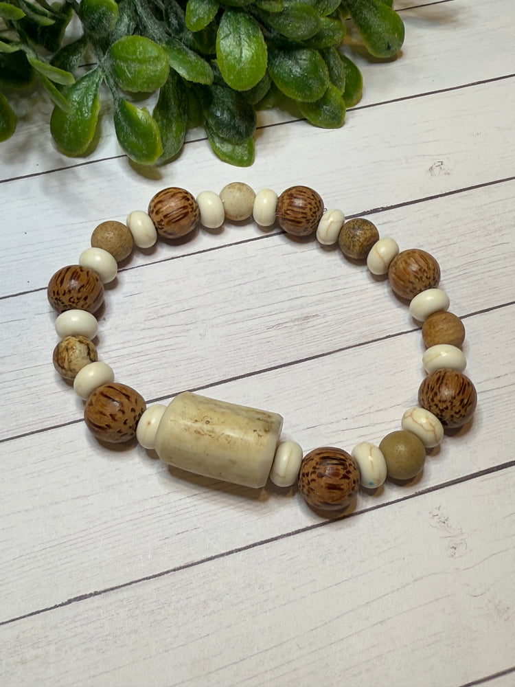 Cream and Natural Deer Antler Men’s Beaded Bracelet