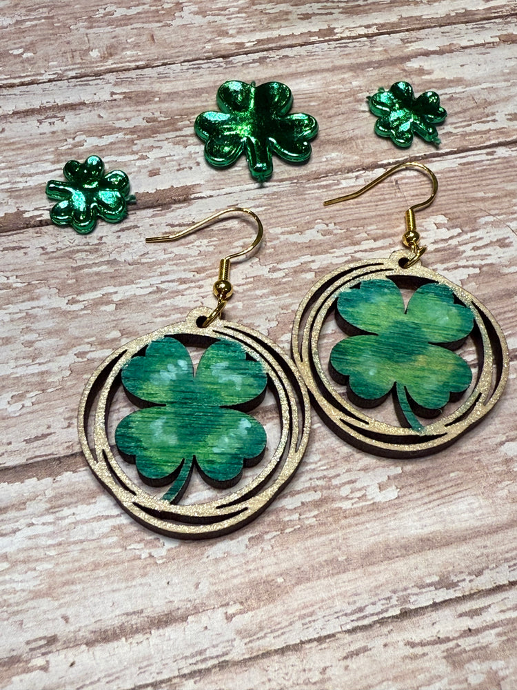 Circle Shamrocks