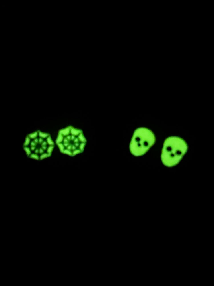 Glow in the Dark Skull Studs